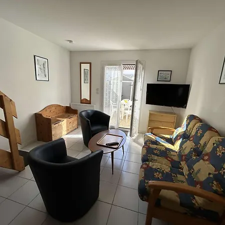 Maison 3 Pieces Pres De La - 2 Chambres, Jardin Prive, Parking Et Menage Inclus - Fr-1-224c-223 Ferienhaus *